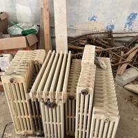 Termosifoni in ghisa usati.