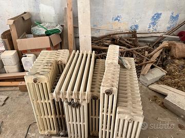 Termosifoni in ghisa usati.