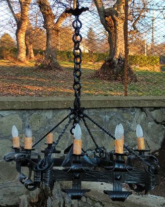 lampadario in ferro battuto