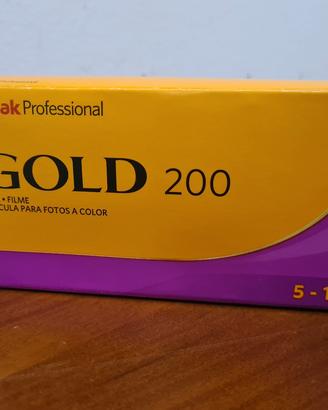 Kodak Gold 200 4 pellicole medio formato