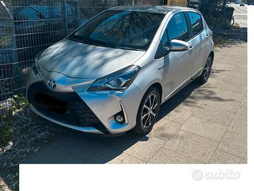 Toyota Yaris 1.5 Hybrid 5 porte Business