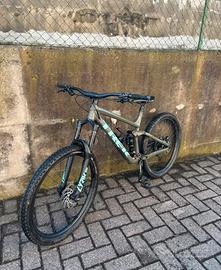 Bicicletta da enduro Trek Remedy 8