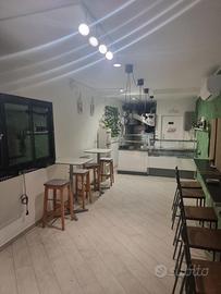 Locale (subentro) con tutto il materiale