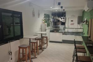 Locale (subentro) con tutto il materiale