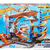 HOT WHEELS ULTIMATE GARAGE SHARK
