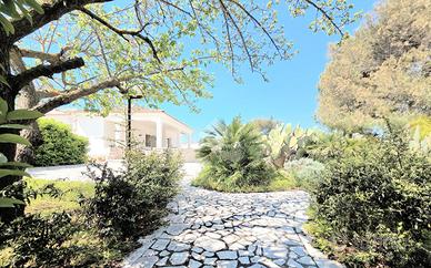 VILLA SINGOLA A MARUGGIO