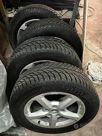 Set da 4 ruote complete di cerchi in lega