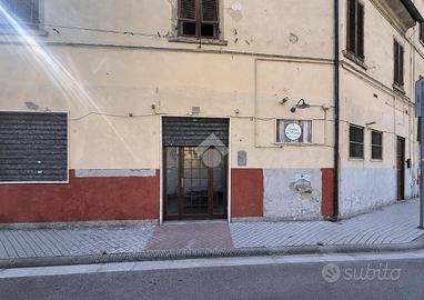 NEGOZIO A PONTEDERA