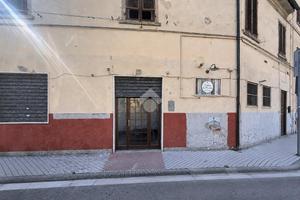NEGOZIO A PONTEDERA