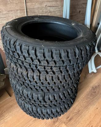 Gomme tassellate fuoristrada