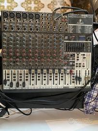 Mixer behringer xenyx 1832fx