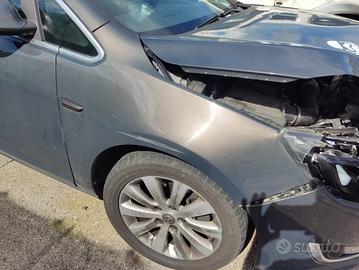 Parafango destro OPEL ASTRA J del 2013
