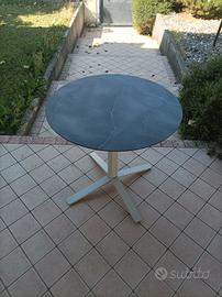 Tavolo da esterno 