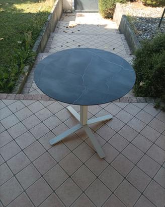 Tavolo da esterno 