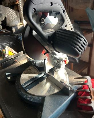 Troncatrice per legno