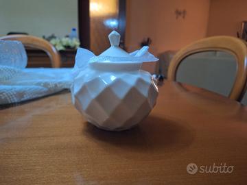 zuccheriera porcellana  nuova 