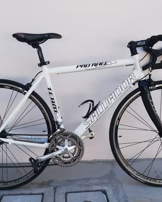 bici da corsa  su strada