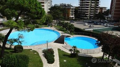 Monolocale vicinissimo al mare piano alto