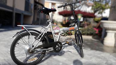 Bicicletta Elettrica Pieghevole Tipo Graziella