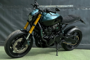 Honda hornet 600 cafe racer