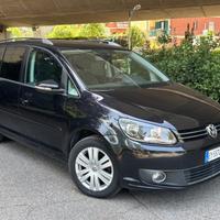Volkswagen Touran 1.6 TDI DSG Highline BlueMotion 