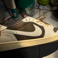 Jordan 1 low x Travis Scott