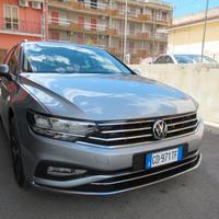 Volkswagen Passat Variant 2.0 TDI SCR 200 CV DSG E