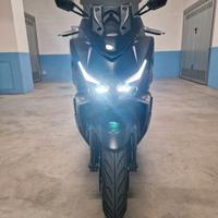 Nuovo kymco xciting 400 vs