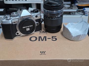 Olympus OM System OM5 OM-5 + 14-150mm