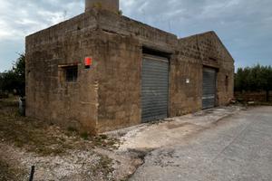Magazzino con terreno