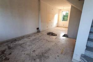 Casa indipendente di 100 m² con 4 locali a Bomport