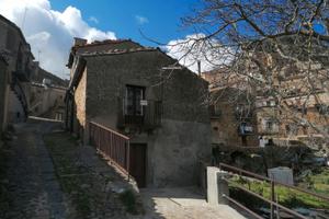 Casa con giardino/terreno di mq 1220