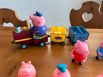 Trenino peppa pig e personaggi