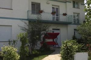 Villa di 300 m² con più di 5 locali e box auto a M