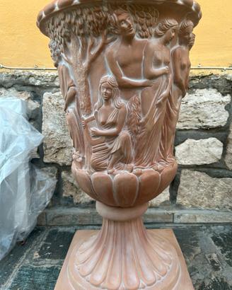 VASO IN TERRACOTTA MODELLATA