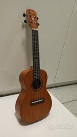 UKULELE ALVAREZ RU22C