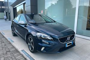 Volvo v40 d2