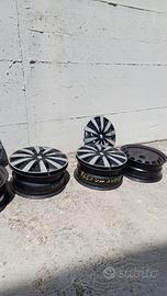 CERCHI IN FERRO + COPRICERCHI SPARCO R16 GOLF AUDI