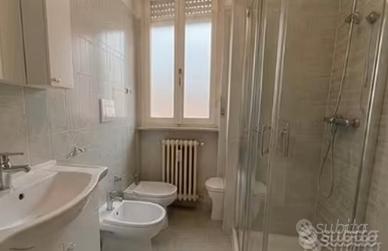 TRILOCALE in zona EUR- TERRAZZO E CANTINA