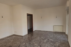 Ampio appartamento 3 stanze soggiorno e cucina