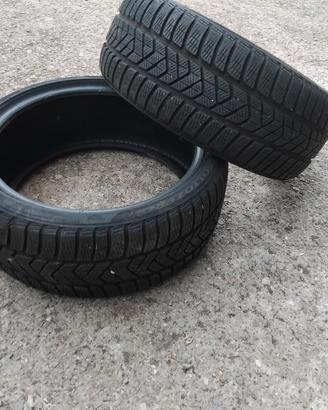 Pneumatici Pirelli 225/40R18 £ 55 cada uno