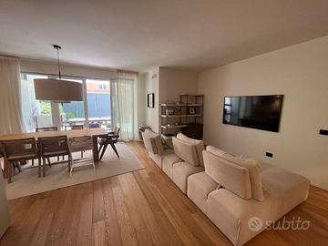 Appartamento di 208 m² con 5 locali e box auto dop