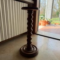 Colonna / tavolino alto in legno massello tornito