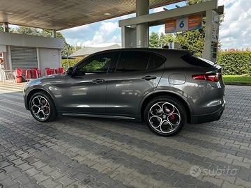 Alfa Stelvio 2020 quadrifoglio rosso veloce