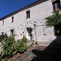Campidanese storica con cortile giardino oliveto