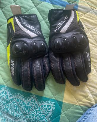 Guanti moto