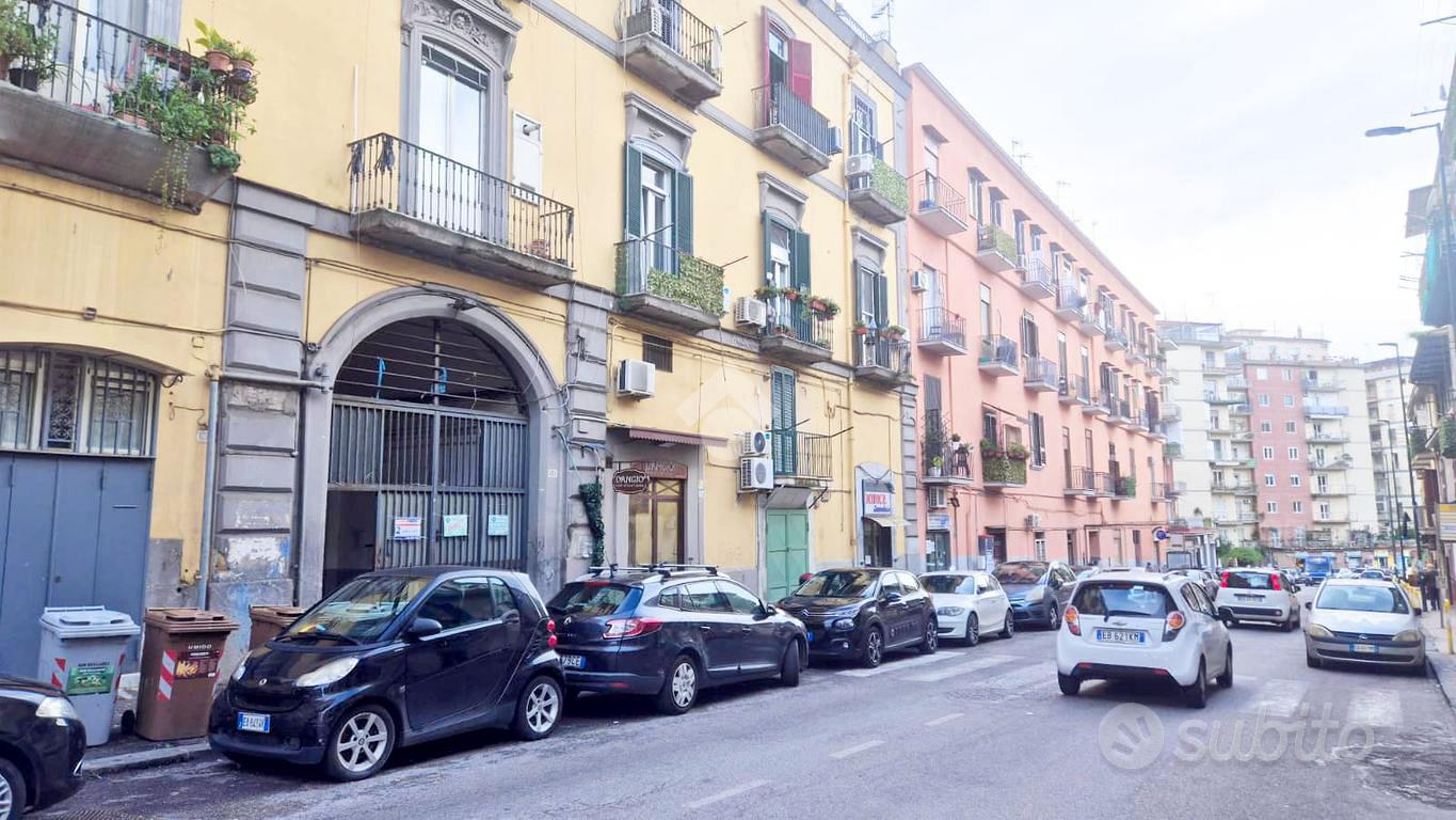 NEGOZIO A NAPOLI - Altro