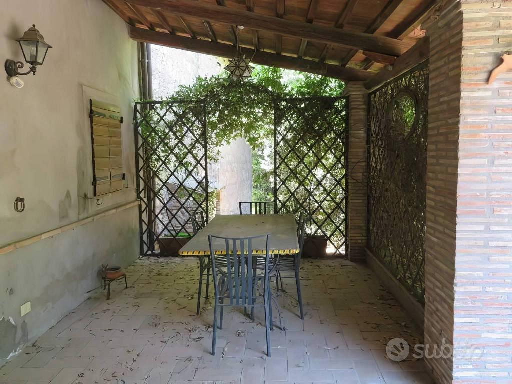 Immobile in asta di 50 m² con più di 5 locali e bo - Vista 4
