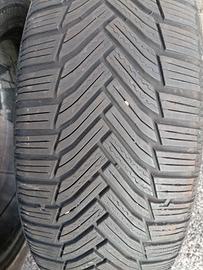  2 gomme invernali buoni 205/55 R19. M+S