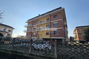 AMPIO QUADRILOCALE CON TRIPLA ESPOSIZIONE E BOX AU